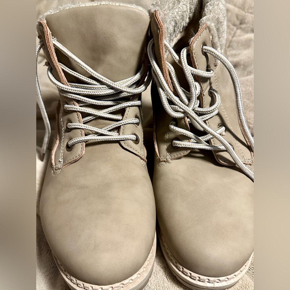 Dirty Laundry Alpine Boots - 7.5